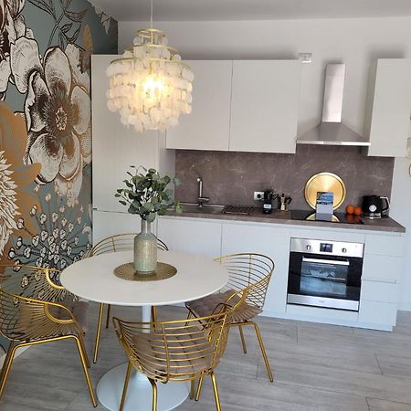 Lago-Apartment Midy, Sfeervol, Zwembad, Airco Домазо Экстерьер фото